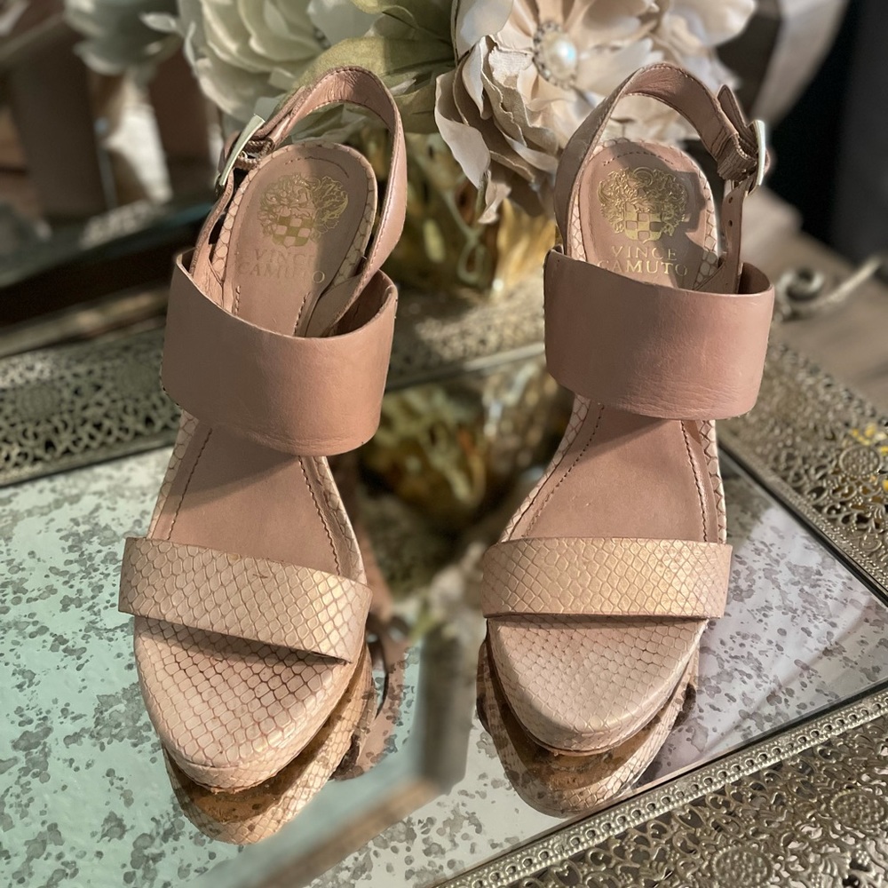 Vince Camuto blush Peep toe Sandal